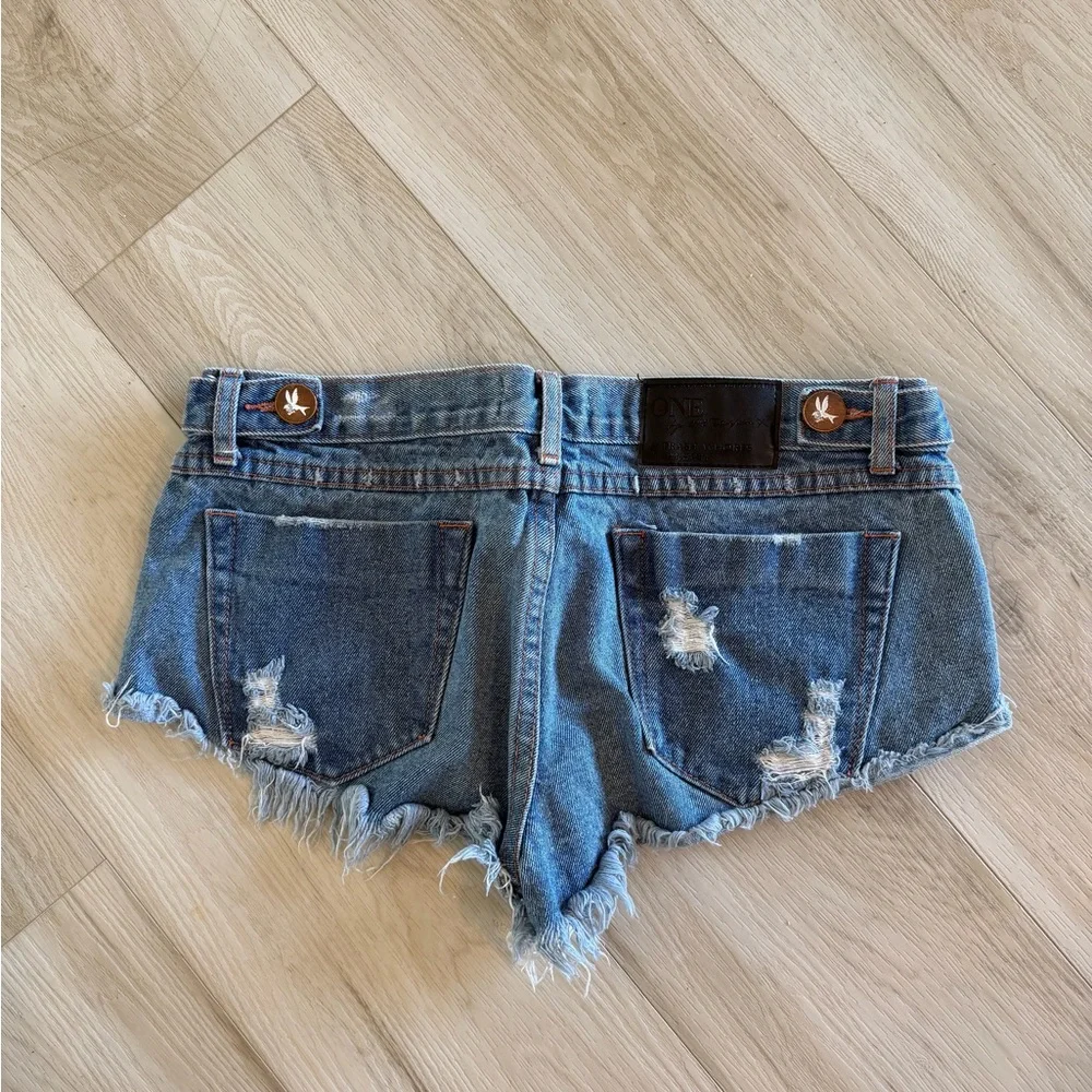 One teaspoon Jean shorts - Picture 2 of 3